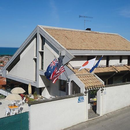 B&B Villa Aersa Монтесильвано Экстерьер фото